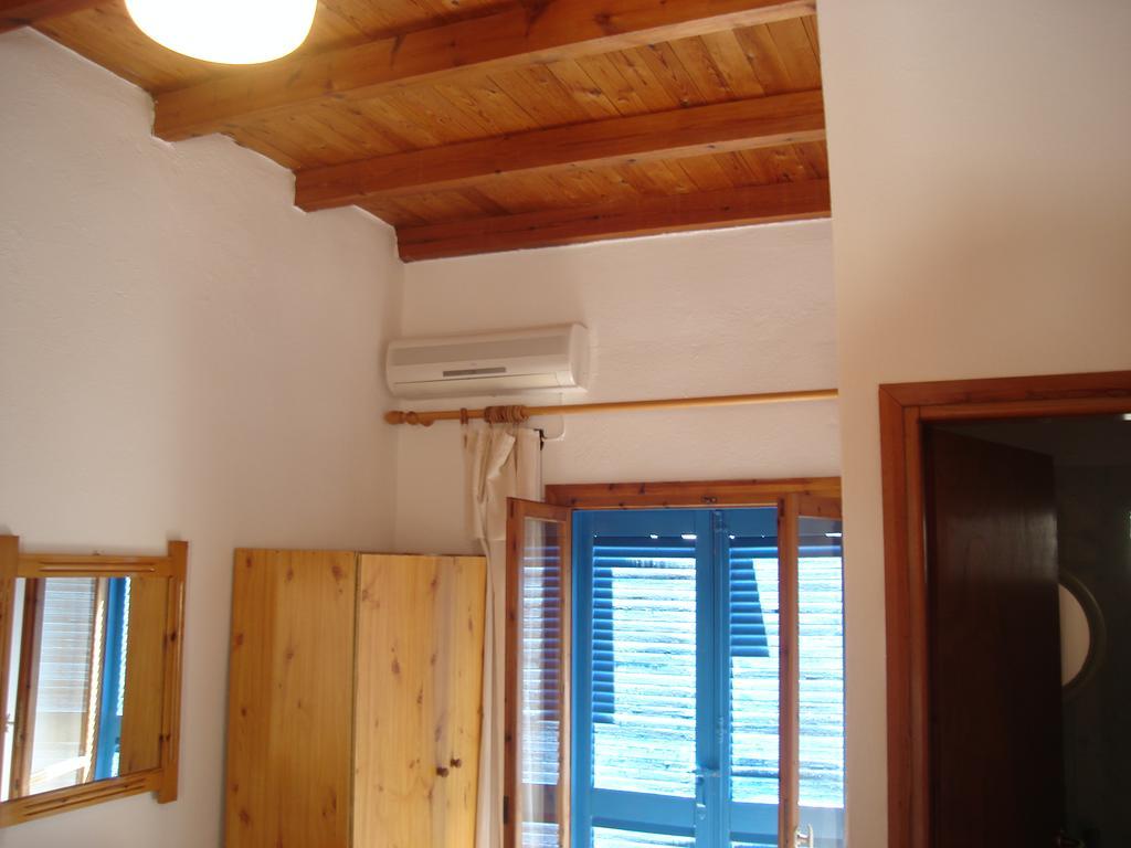 Scirocco Rooms Loutro Exterior photo