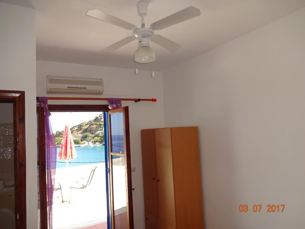 Scirocco Rooms Loutro Exterior photo