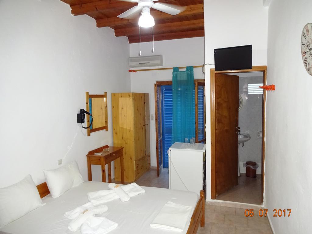 Scirocco Rooms Loutro Exterior photo