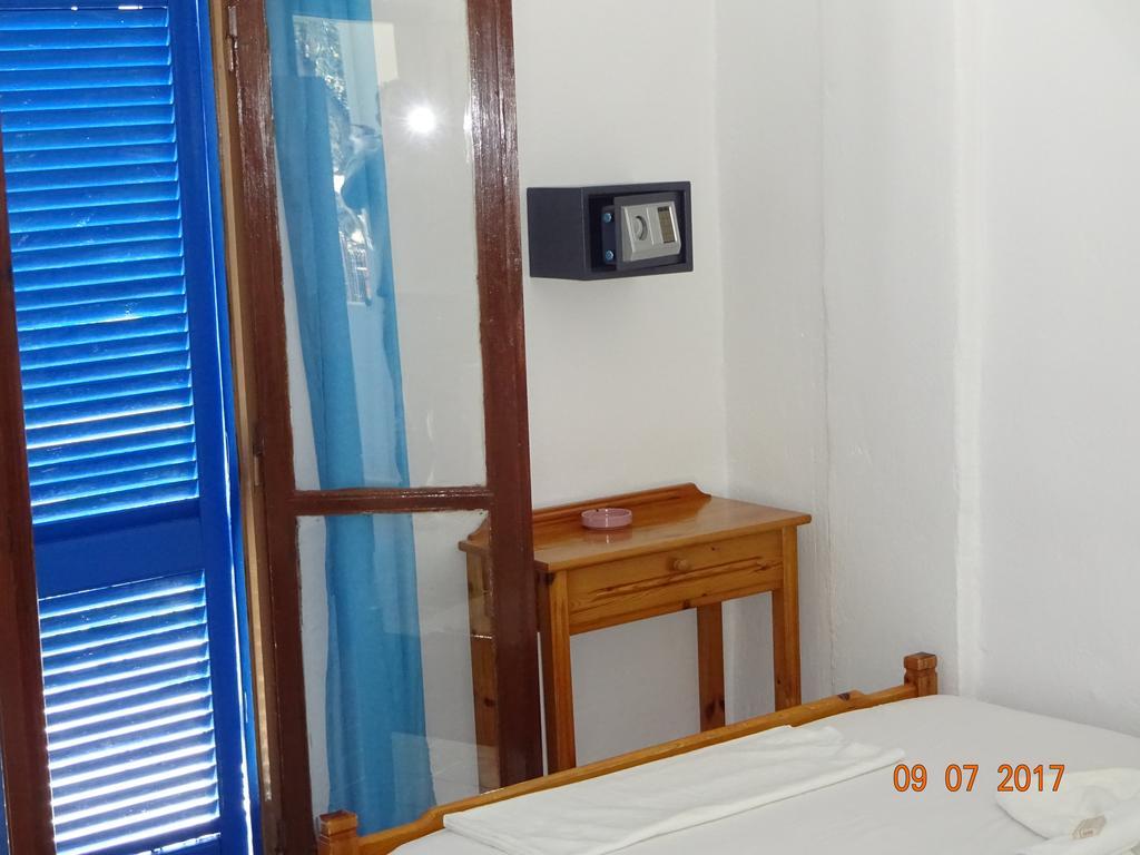 Scirocco Rooms Loutro Exterior photo